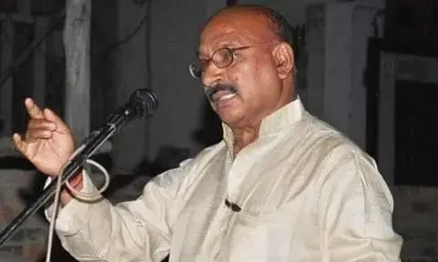 किसान आंदोलन पर डी एम मिश्र की ग़ज़ल वायरल, कौन कहता है कि वो फंदा लगा करके मरा ॽ