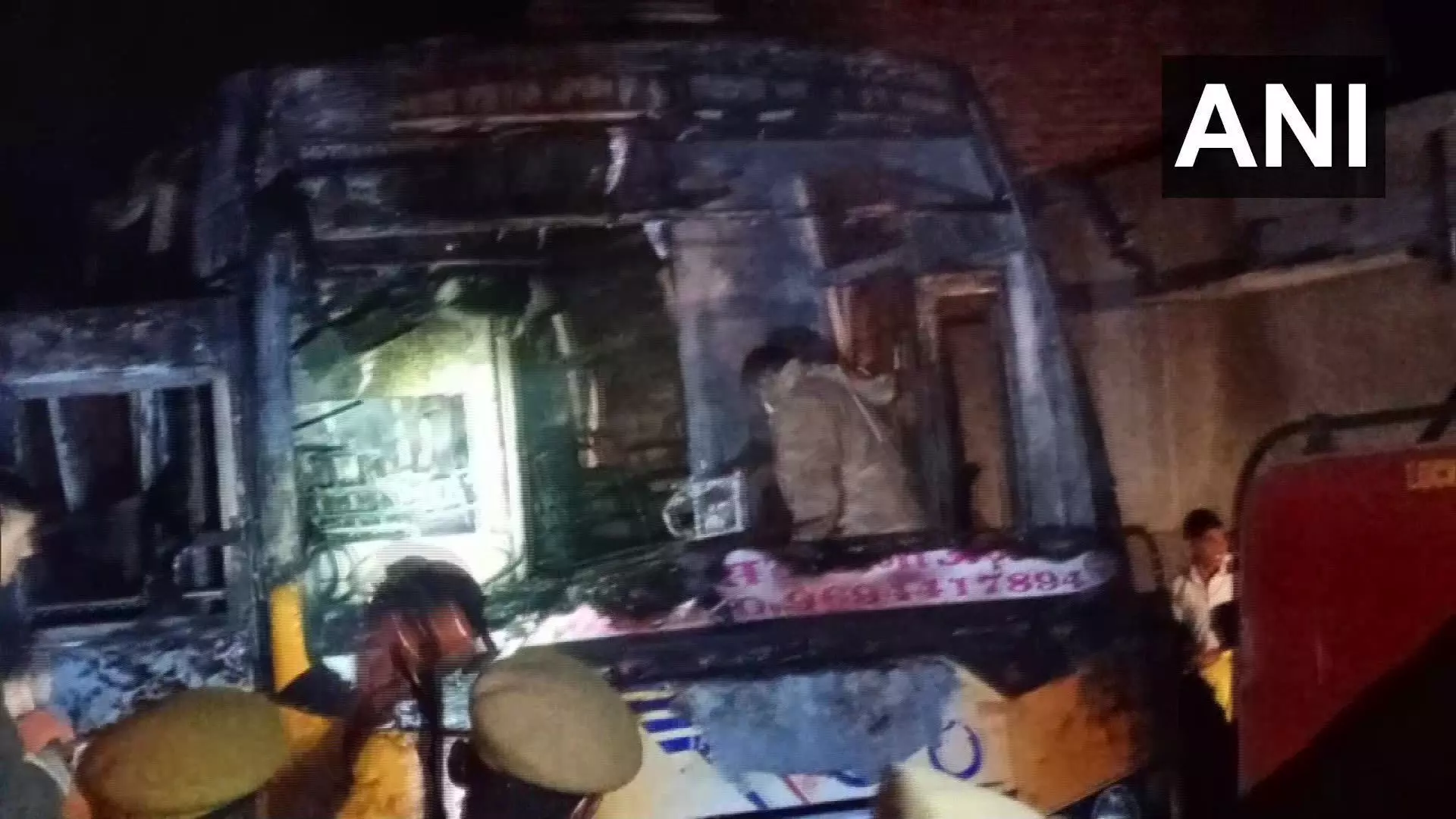 राजस्थान में बड़ा हादसा: जालोर में करंट की चपेट में आने से बस में लगी आग, 6 यात्रियों की मौत