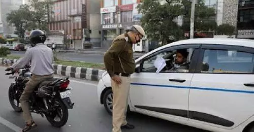 दिल्ली में कटा 5000 गाडियों का चालान, ये कागज जरुर लेकर निकले