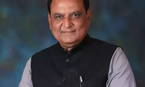 सीएम योगी के खिलाफ टिप्पणी करने वाले उच्च शिक्षा आयोग के पूर्व सदस्य नीरज मिश्रा की गिरफ्तारी पर कोर्ट ने लगाईं रोक सीएम योगी के खिलाफ टिप्पणी करने वाले उच्च शिक्षा आयोग के पूर्व सदस्य नीरज मिश्रा की गिरफ्तारी पर कोर्ट ने लगाईं रोक