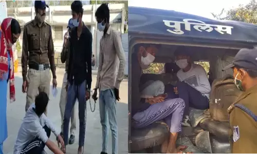 बॉयफ्रेंड से बात करने से रोका तो नाबालिग बेटी ने की पिता की हत्या, लाश सड़ने पर किया ऐसा काम बॉयफ्रेंड से बात करने से रोका तो नाबालिग बेटी ने की पिता की हत्या, लाश सड़ने पर किया ऐसा काम