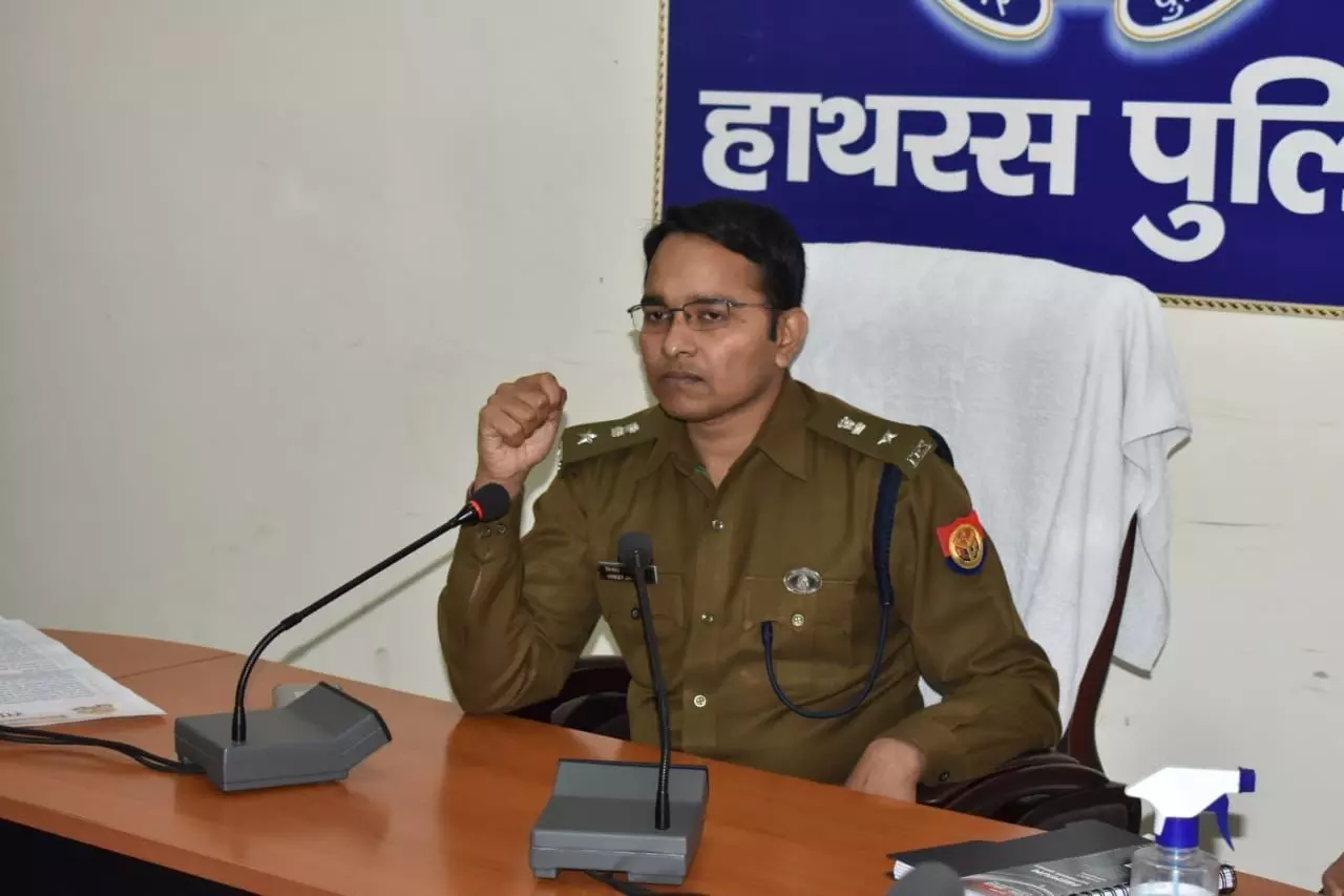 एसपी विनीत कुमार ने दिए बैंको की सुरक्षा के सम्बन्ध में बैंक प्रबन्धको को आवश्यक दिशा निर्देश एसपी विनीत कुमार ने दिए बैंको की सुरक्षा के सम्बन्ध में बैंक प्रबन्धको को आवश्यक दिशा निर्देश