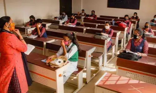 दिल्ली में आज से खुलेंगे 10वीं और 12वीं क्लास के लिए स्कूल, जानें क्या होंगे नियम? दिल्ली में आज से खुलेंगे 10वीं और 12वीं क्लास के लिए स्कूल, जानें क्या होंगे नियम?