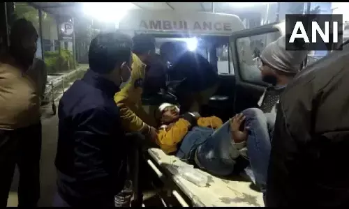 बंगाल: जलपाईगुड़ी में कोहरे के चलते भीषण सड़क हादसा, ट्रक और कई गाड़ियों में भिड़ंत, 13 की मौत बंगाल: जलपाईगुड़ी में कोहरे के चलते भीषण सड़क हादसा, ट्रक और कई गाड़ियों में भिड़ंत, 13 की मौत