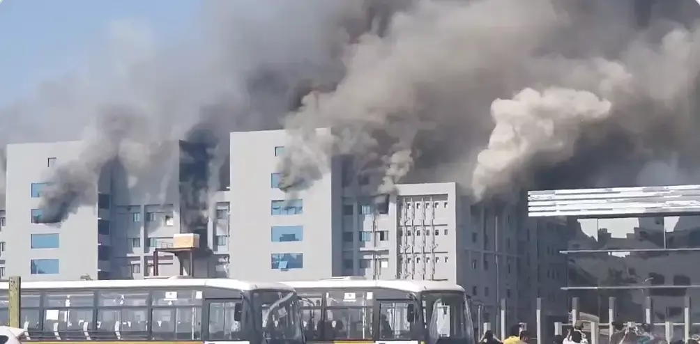 वैक्सीन कंपनी सीरम इंस्टीट्यूट में भीषण आग से 5 मजदूरों की मौत, CM उद्धव ने दिए जांच के आदेश वैक्सीन कंपनी सीरम इंस्टीट्यूट में भीषण आग से 5 मजदूरों की मौत, CM उद्धव ने दिए जांच के आदेश