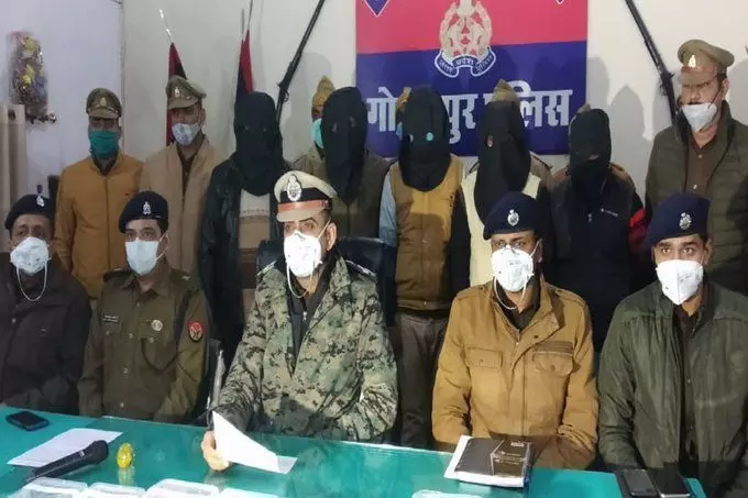 गोरखपुर सर्राफा लूटकांड को अंजाम यूपी पुलिस के दरोगा ने दिया, न्यूज पोर्टल के मालिक करता था मुखबिरी