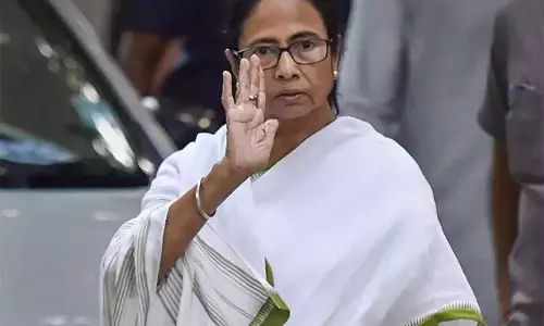 आखिर ममता बनर्जी ने पीएम मोदी के सामने भाषण क्यों दिया और बोली सामने ही ये बात! आखिर ममता बनर्जी ने पीएम मोदी के सामने भाषण क्यों दिया और बोली सामने ही ये बात!