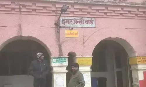 यूपी में जयगुरुदेव के 3 अनुयायियों की मौत, जब बेकाबू ट्रक ने मारी पिकप में टक्कर