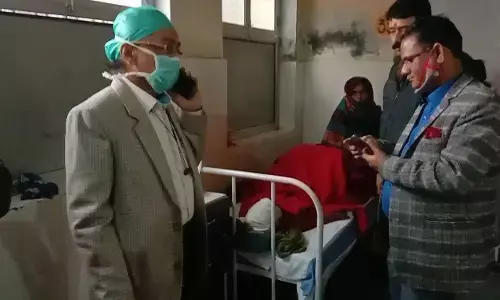 सुल्तानपुर में मासूम से रेप की खबर दिखाने का असर, मासूम के परिजन इलाज के लिए लखनऊ जाने के लिए राजी सुल्तानपुर में मासूम से रेप की खबर दिखाने का असर, मासूम के परिजन इलाज के लिए लखनऊ जाने के लिए राजी