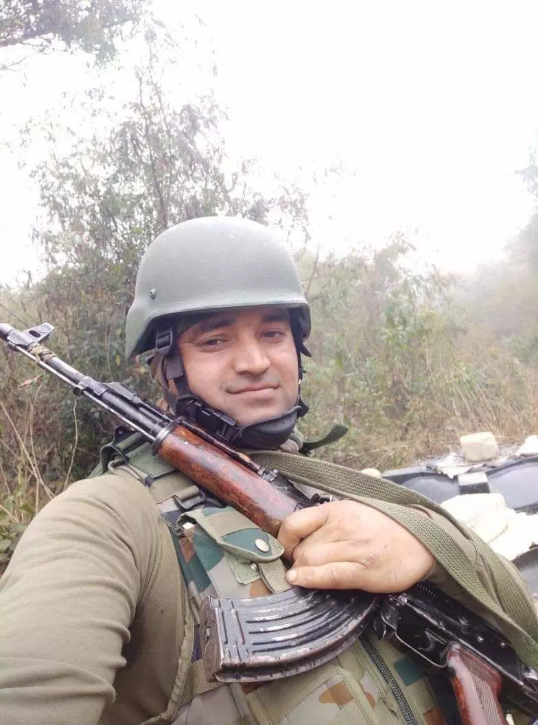 जम्मू कश्मीर के अखनूर में आतंकी हमले में घायल हुए सहारनपुर के लाल निशांत शर्मा शहीद