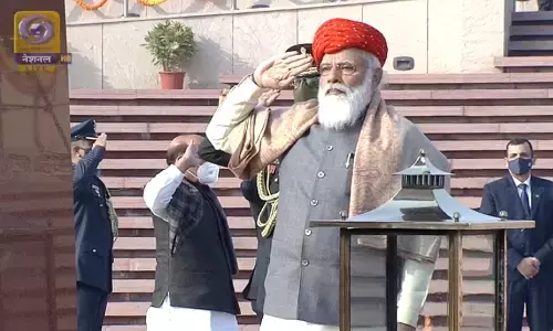 Republic Day Live:  72वां गणतंत्र दिवस मना रहा है भारत, राजपथ पर दुनिया देखेगी ताकत Republic Day Live:  72वां गणतंत्र दिवस मना रहा है भारत, राजपथ पर दुनिया देखेगी ताकत