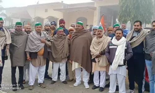 सरकार के कृषि विरोधी कानून को लेकर किसानों के विभिन्न संगठनों द्वारा क्षेत्र में निकाली ट्रैक्टर परेड रैली सरकार के कृषि विरोधी कानून को लेकर किसानों के विभिन्न संगठनों द्वारा क्षेत्र में निकाली ट्रैक्टर परेड रैली