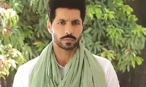 लाल किले पर धार्मिक झंडा फहराने के आरोपों के बाद पंजाबी एक्‍टर दीप सिद्धू ने कही ये बात