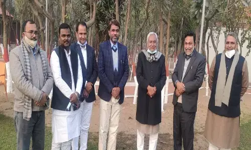 बिहार में असदुद्दीन ओवैसी को लग सकता है बहुत बड़ा झटका, पांचों विधायक नीतीश कुमार से मिले