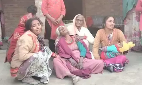बरेली: प्रेमी-प्रेमिका की गला दबाकर हत्या, फिर पेड़ पर लटका दिए शव बरेली: प्रेमी-प्रेमिका की गला दबाकर हत्या, फिर पेड़ पर लटका दिए शव