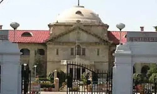 यूपी: थानों में नहीं लगेगी टॉप-10 अपराधियों की लिस्ट, HC ने दिया बैनर हटाने का निर्देश यूपी: थानों में नहीं लगेगी टॉप-10 अपराधियों की लिस्ट, HC ने दिया बैनर हटाने का निर्देश