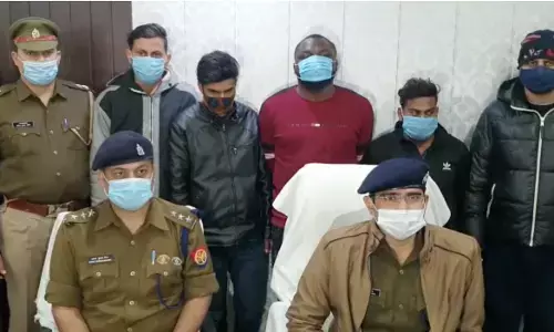 गाजियाबाद पुलिस ने मैट्रिमोनियल साइट पर ठगी करने वाले किए गिरफ्तार गाजियाबाद पुलिस ने मैट्रिमोनियल साइट पर ठगी करने वाले किए गिरफ्तार