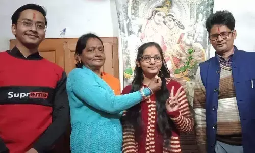 पीसीएस में सफलता पाकर प्रियांशी ने किया माँ बाप और जिले का नाम रोशन