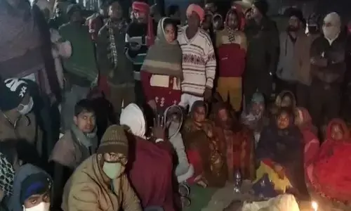 प्रतापगढ़ में किशोर की हत्या के बाद 8 घंटे चला थाने के सामने धरना, एसपी बोले गोली का जबाब गोली से दिया जायेगा