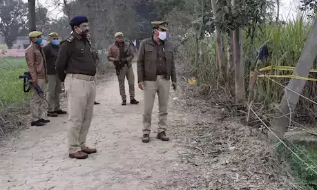 यूपी में पत्ता गोभी तोड़ने को लेकर हुए झगड़े में बेटे ने मां-बाप को मार डाला यूपी में पत्ता गोभी तोड़ने को लेकर हुए झगड़े में बेटे ने मां-बाप को मार डाला