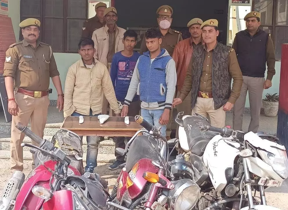 इटावा पुलिस ने अन्तर्राज्यीय वाहन चोर गिरोह के 3 सदस्यों को चोरी की 3 वाइक और अवैध असलाह समेत किया गिरफ्तार