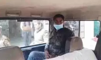 रायबरेली में डीएम को महाधिवक्ता बनकर धमका रहा था युवक, और फिर एसपी श्लोक कुमार ने खोली पोल रायबरेली में डीएम को महाधिवक्ता बनकर धमका रहा था युवक, और फिर एसपी श्लोक कुमार ने खोली पोल