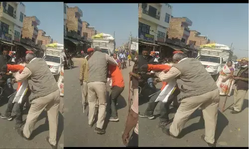 पपीता बेच रहे बालक को सिपाही ने बेरहमी से पीटा पपीता बेच रहे बालक को सिपाही ने बेरहमी से पीटा