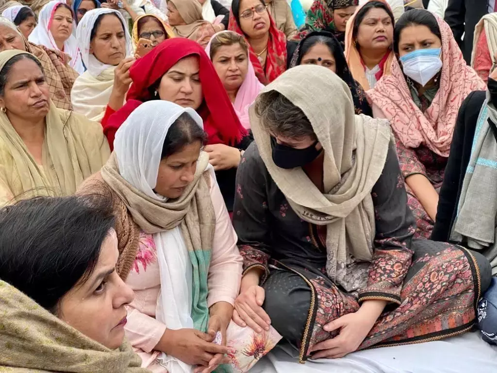 नवरीत मेरे बेटे के तरह, शहादत व्यर्थ नहीं जाने देंगे: प्रियंका गांधी नवरीत मेरे बेटे के तरह, शहादत व्यर्थ नहीं जाने देंगे: प्रियंका गांधी