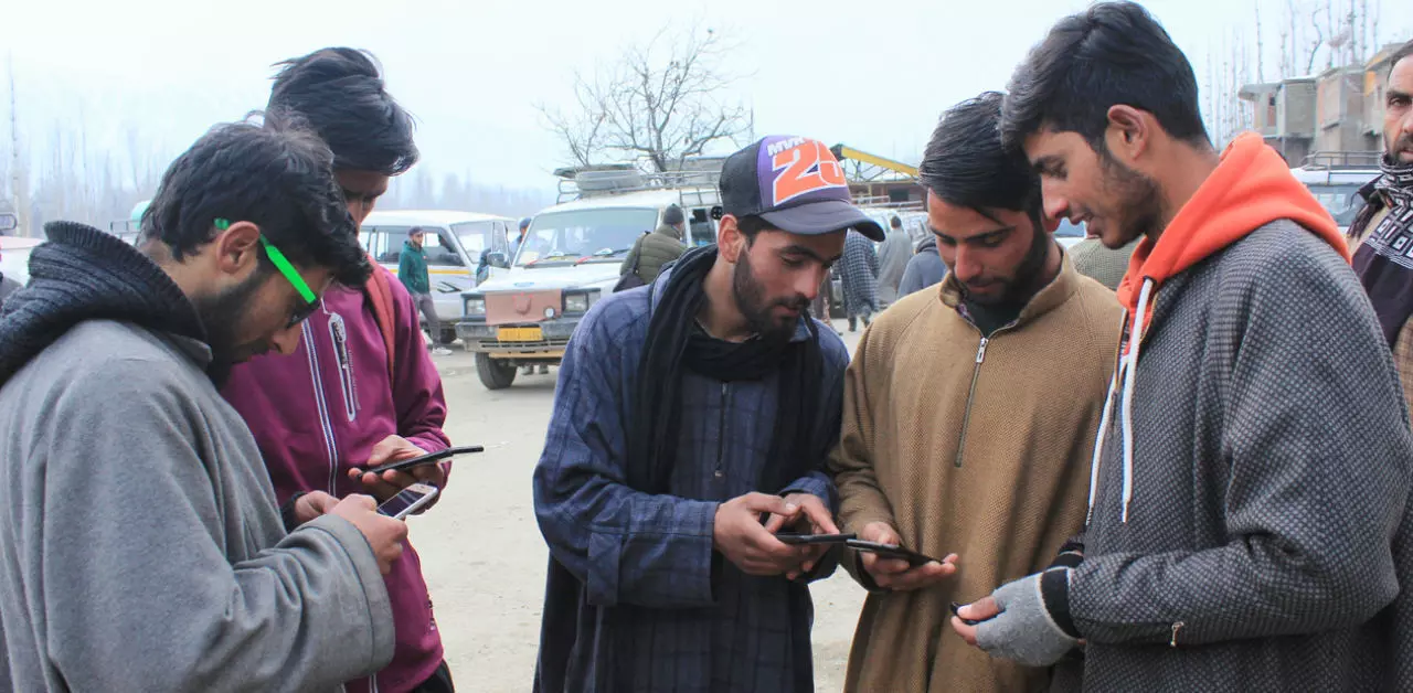 पूरे जम्मू-कश्मीर में डेढ़ साल बाद 4G इंटरनेट सेवा बहाल, उमर बोले- 4G मुबारक!