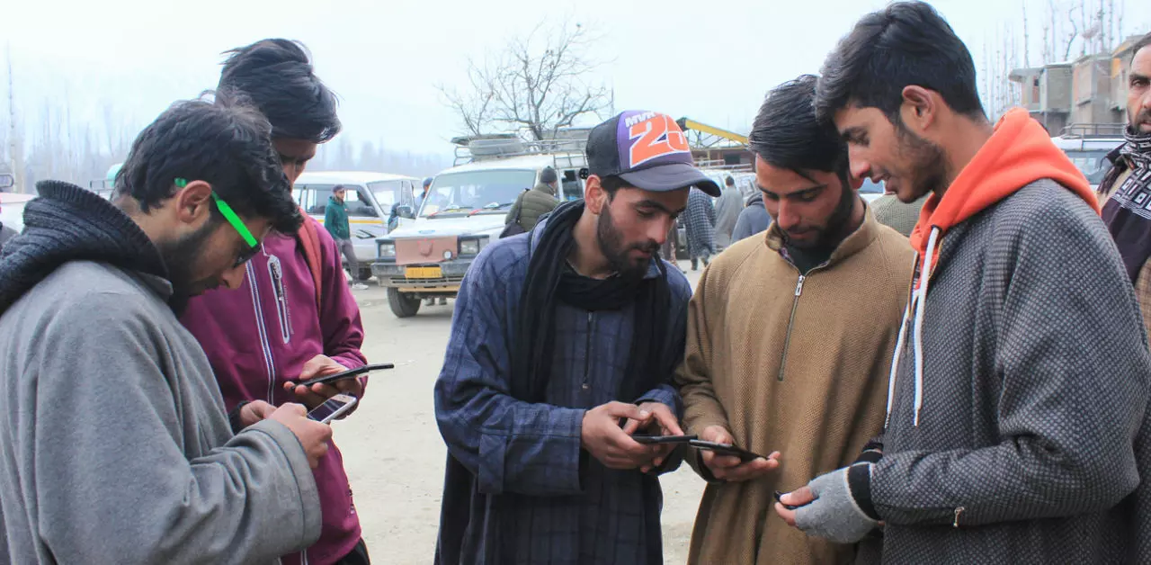 पूरे जम्मू-कश्मीर में डेढ़ साल बाद 4G इंटरनेट सेवा बहाल, उमर बोले- 4G मुबारक! पूरे जम्मू-कश्मीर में डेढ़ साल बाद 4G इंटरनेट सेवा बहाल, उमर बोले- 4G मुबारक!