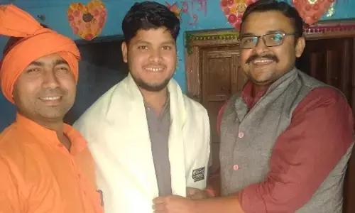 असिस्टेंट कमांडेंट पद पर चयनित प्रतियोगी को समाजसेवी ने किया सम्मानित असिस्टेंट कमांडेंट पद पर चयनित प्रतियोगी को समाजसेवी ने किया सम्मानित