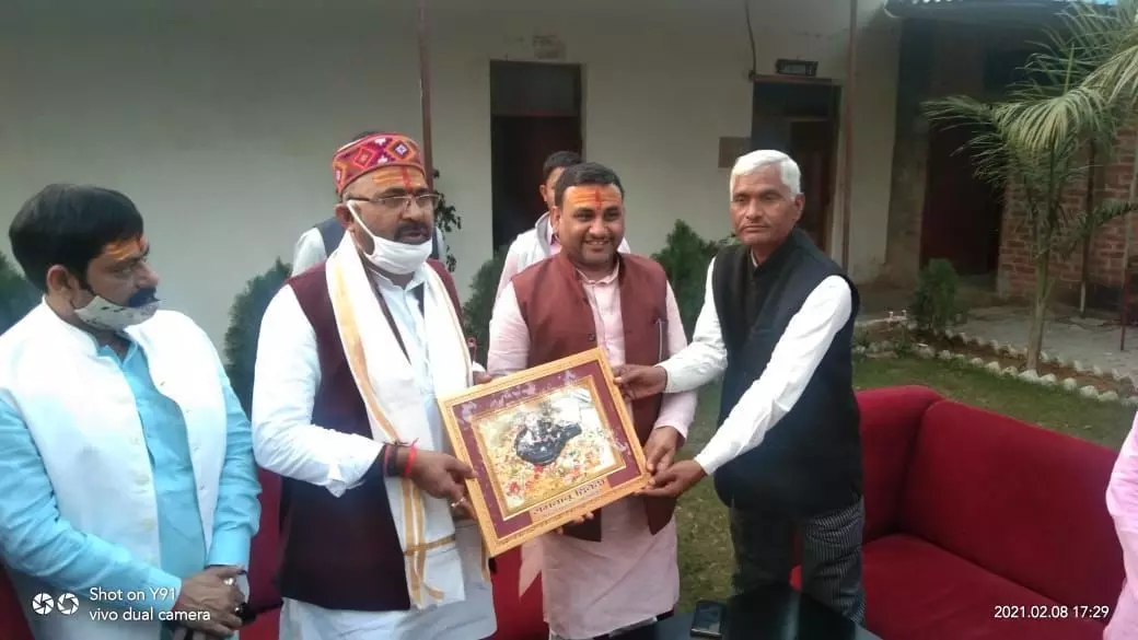 बाराबंकी में यूपीसीएलडीएफ चेयरमैन वीरेन्द्र कुमार तिवारी ने बजट को बताया आम आदमी का बजट बाराबंकी में यूपीसीएलडीएफ चेयरमैन वीरेन्द्र कुमार तिवारी ने बजट को बताया आम आदमी का बजट