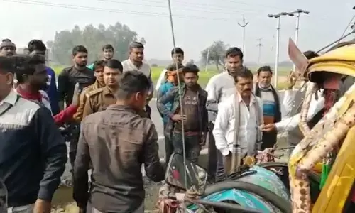 सड़क दुर्घटना में एक की मौत दो गंभीर घायल