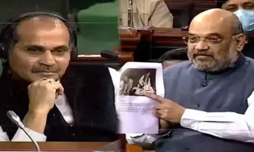 गृहमंत्री शाह ने तस्वीरें दिखा कांग्रेस को घेरा, मैं नहीं, टैगोर की कुर्सी पर नेहरू बैठे, राजीव गांधी ने तो आराम से चाय पी