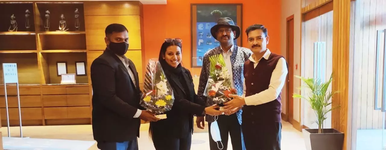 उत्तराखंड सरकार के वैज्ञानिकों का दल छत्तीसगढ़ के बस्तर में पहुंचा, जहाँ हर्बल की खेती के लेगा जानकारी उत्तराखंड सरकार के वैज्ञानिकों का दल छत्तीसगढ़ के बस्तर में पहुंचा, जहाँ हर्बल की खेती के लेगा जानकारी