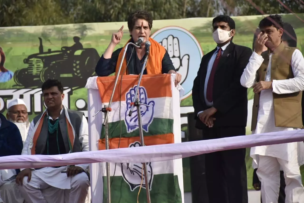 किसानों को आतंकवादी और राष्ट्रद्रोही कहने वाले भारतीय संस्कृति का कर रहे अपमान : प्रियंका गांधी किसानों को आतंकवादी और राष्ट्रद्रोही कहने वाले भारतीय संस्कृति का कर रहे अपमान : प्रियंका गांधी