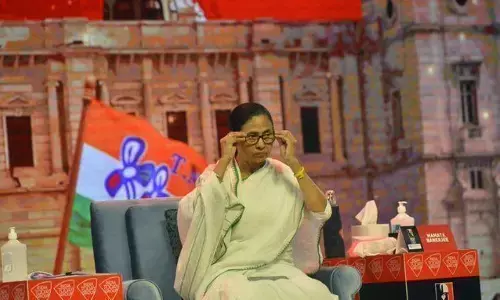 केंद्र में सिर्फ गुजरात के अफसर क्यों? केंद्र में सिर्फ गुजरात के अफसर क्यों?