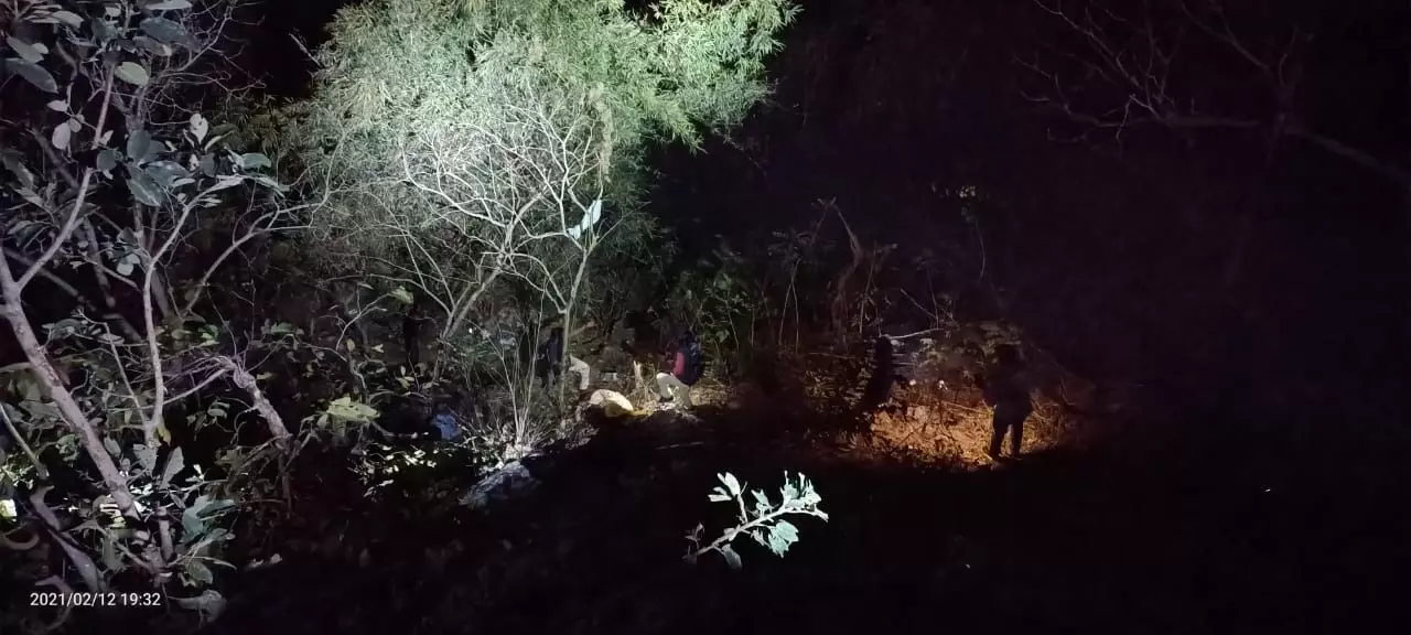आंध्र प्रदेश में बड़ा हादसा, विशाखापत्तनम में टूरिस्ट बस घाटी में गिरी, आठ लोगों की मौत, कई घायल आंध्र प्रदेश में बड़ा हादसा, विशाखापत्तनम में टूरिस्ट बस घाटी में गिरी, आठ लोगों की मौत, कई घायल