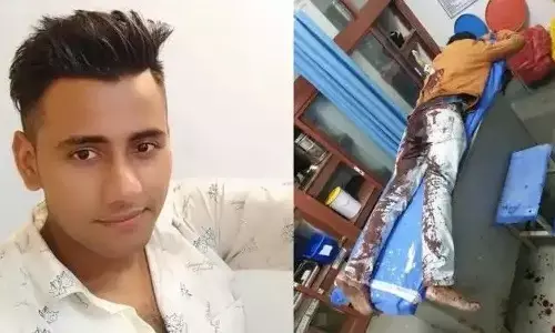 रिंकू शर्मा की हत्या पर घमासान? VHP का दावा- राम मंदिर के लिए चंदा जुटाने पर हुआ मर्डर, 4 आरोपी गिरफ्तार रिंकू शर्मा की हत्या पर घमासान? VHP का दावा- राम मंदिर के लिए चंदा जुटाने पर हुआ मर्डर, 4 आरोपी गिरफ्तार