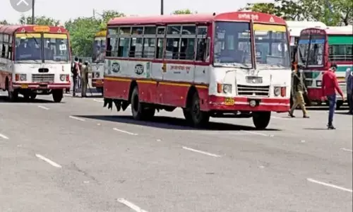 चालकों की तानाशाही से परिवहन निगम की बसों का व्यवसाय हो रहा कमजोर चालकों की तानाशाही से परिवहन निगम की बसों का व्यवसाय हो रहा कमजोर