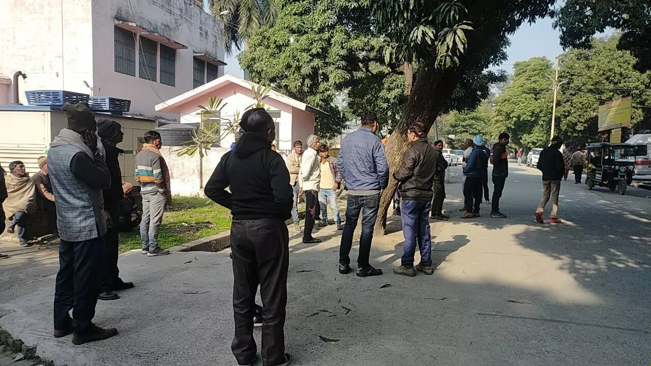 सड़क हादसे में दो युवकों की मौत सड़क हादसे में दो युवकों की मौत