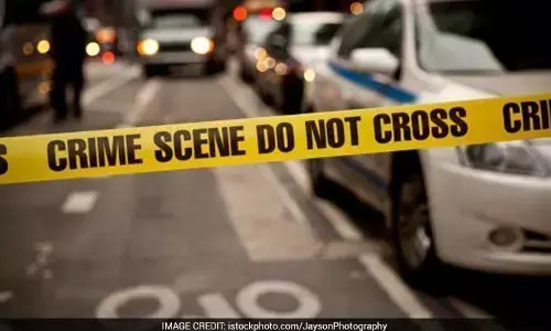 दिल्ली के जहांगीरपुरी में बाइक गिरने से 2 पक्षों में झगड़े में चली गोली, 6 घायल दिल्ली के जहांगीरपुरी में बाइक गिरने से 2 पक्षों में झगड़े में चली गोली, 6 घायल