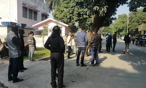 सड़क हादसे में दो युवकों की मौत सड़क हादसे में दो युवकों की मौत