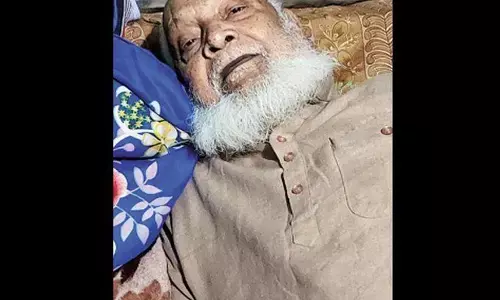 लवारिस लाशों का अंतिम संस्कार करने वाले मोहम्मद शरीफ पद्मश्री अवॉर्ड के इंतजार में गिन रहे है अंतिम सांसें लवारिस लाशों का अंतिम संस्कार करने वाले मोहम्मद शरीफ पद्मश्री अवॉर्ड के इंतजार में गिन रहे है अंतिम सांसें