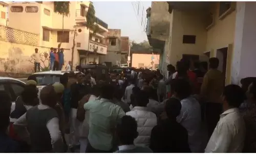 चौधरी बाबा सूरजमल से मिलने पहुंचा था बीजेपी का प्रतिनिधिमंडल, ग्रामीणों ने लगाए बीजेपी नेताओं के मुर्दाबाद के नारे चौधरी बाबा सूरजमल से मिलने पहुंचा था बीजेपी का प्रतिनिधिमंडल, ग्रामीणों ने लगाए बीजेपी नेताओं के मुर्दाबाद के नारे