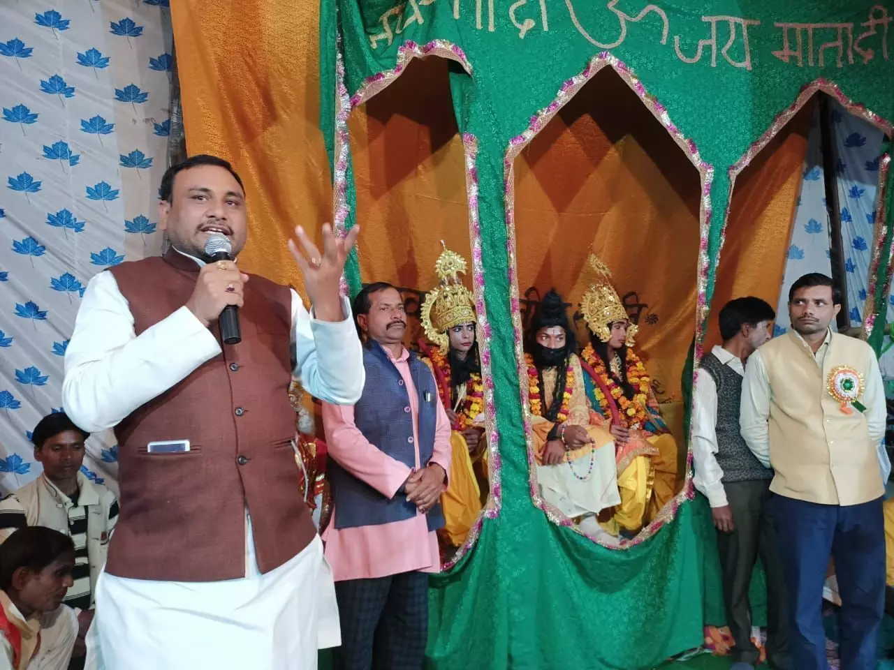 प्रभु श्री राम के मंदिर निर्माण मैं कुछ ना कुछ दान जरुर दें - रामबाबू द्विवेदी प्रभु श्री राम के मंदिर निर्माण मैं कुछ ना कुछ दान जरुर दें - रामबाबू द्विवेदी