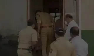 सांसद का शव मुंम्बई के एक होटल में पाये जाने से फैली सनसनी सांसद का शव मुंम्बई के एक होटल में पाये जाने से फैली सनसनी