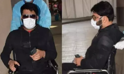 व्हीलचेयर पर बैठे कपिल शर्मा को देख फोटोग्राफर्स ने पूछा हालचाल, तो गाली गलौच पर उतर आए कपिल शर्मा व्हीलचेयर पर बैठे कपिल शर्मा को देख फोटोग्राफर्स ने पूछा हालचाल, तो गाली गलौच पर उतर आए कपिल शर्मा