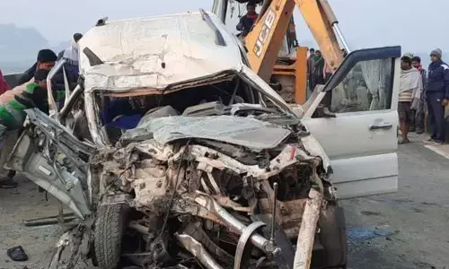 बिहार में बड़ा हादसा, कटिहार में ट्रक-SUV की टक्कर में 6 लोगों की मौत, 3 घायल, PM मोदी व CM नीतीश ने जताया दुख बिहार में बड़ा हादसा, कटिहार में ट्रक-SUV की टक्कर में 6 लोगों की मौत, 3 घायल, PM मोदी व CM नीतीश ने जताया दुख