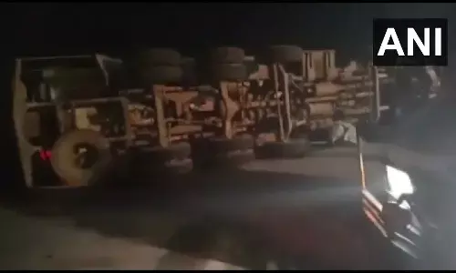 यमुना एक्सप्रेस वे पर दर्दनाक हादसा, टैंकर और इनोवा की टक्कर में 7 लोगों की मौत